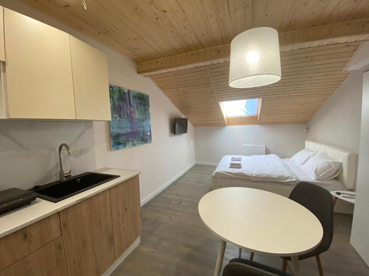 на вулиці лесі українки 19 Apartment *