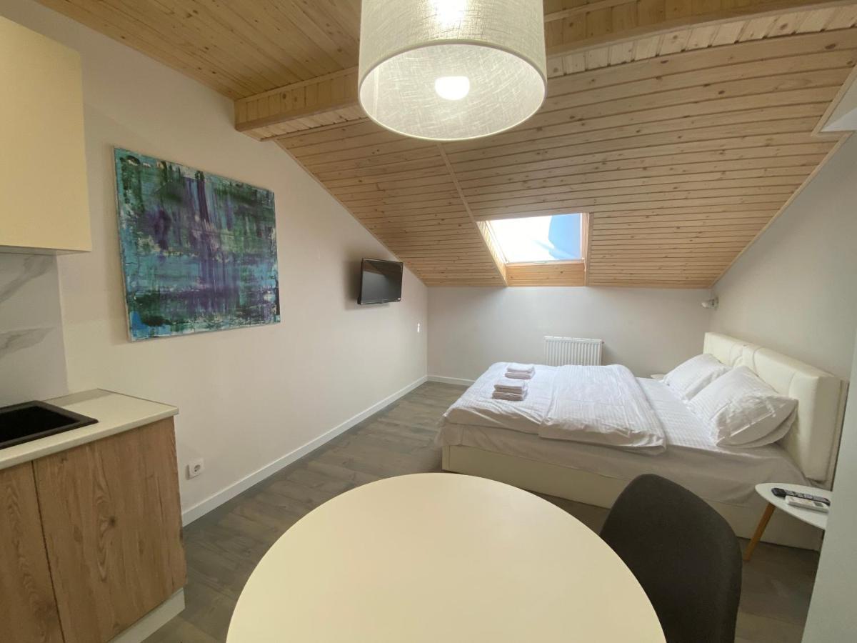 Apartment на вулиці лесі українки 19 *